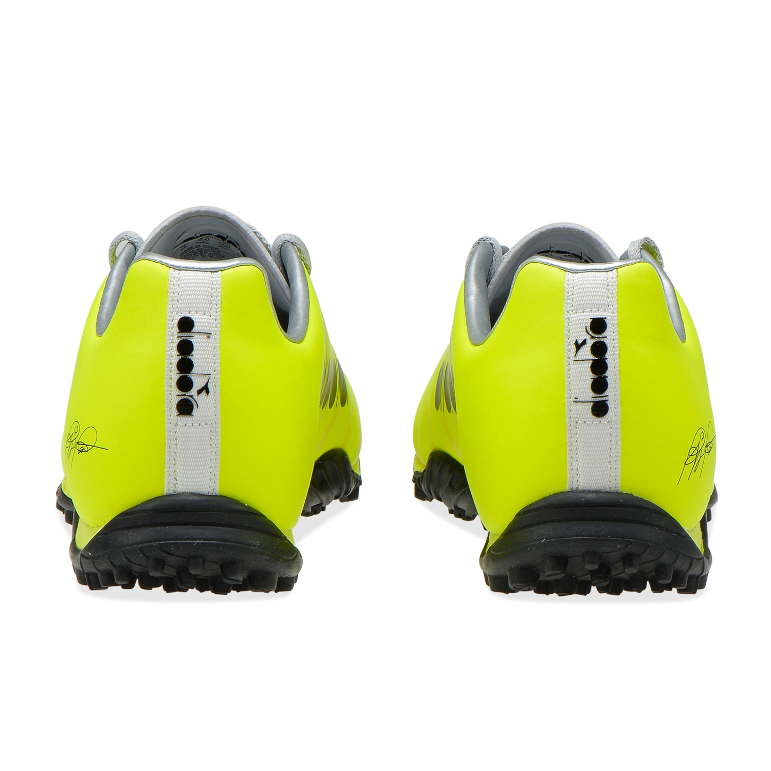 botas de futbol diadora